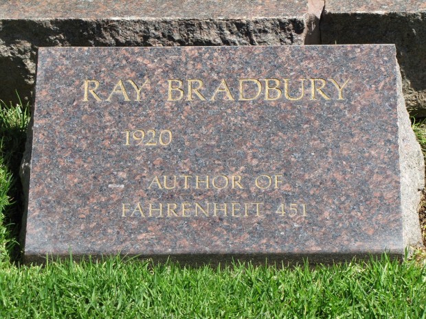 Headstone_of_Ray_Bradbury,_May_2012