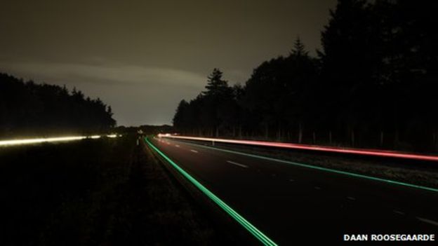_78570270_2glowinglinesroosegaarde