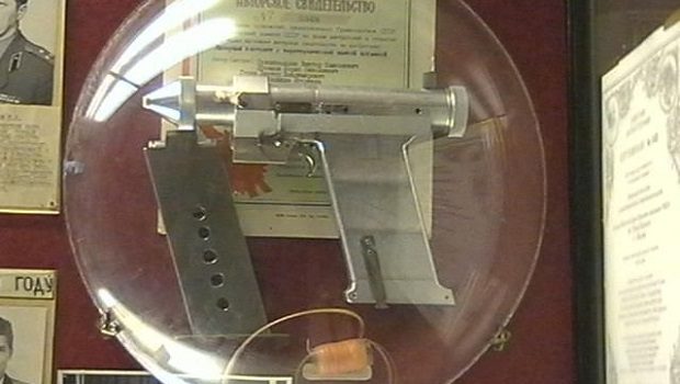 sovyet lazer tabancasi